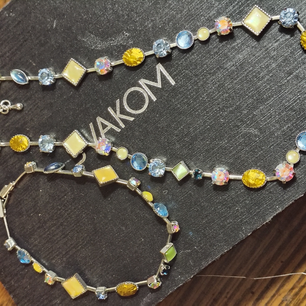 Lia Sophia CACHE  Necklace and Bracelet Set